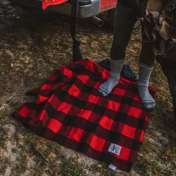 Minus33 Merino Wool  White Mountain Woolen Lodge Twin Blanket  Warm Throw Blanket  Picnic Blanket  80 Recycled Wool  65W x 90L  Brown and Tan PlaidRed and Black