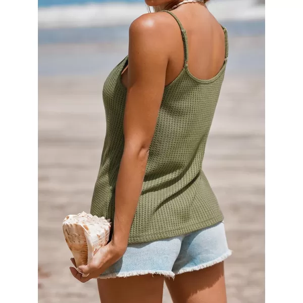 imageCUPSHE Women Cloud Textured ORing Cami Sleeveless Tshirts V Neck Tank Tops CasualGreen