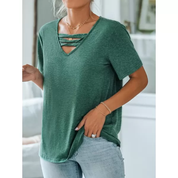 imageCUPSHE Women Cutout LaceUp Tee Short Sleeves Tops V Neck ShirtsGreen