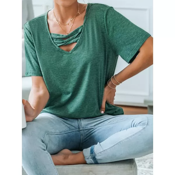 imageCUPSHE Women Cutout LaceUp Tee Short Sleeves Tops V Neck ShirtsGreen