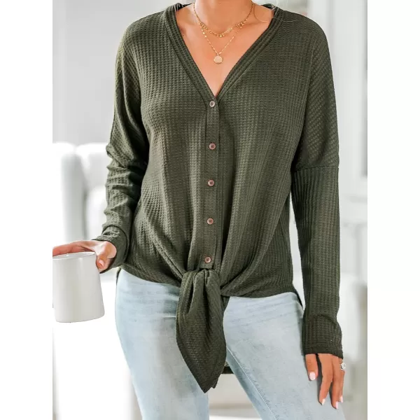imageCUPSHE Women Emerald Knotted TieFront Tee Long Sleeve Tops V Neck ShirtsGreen