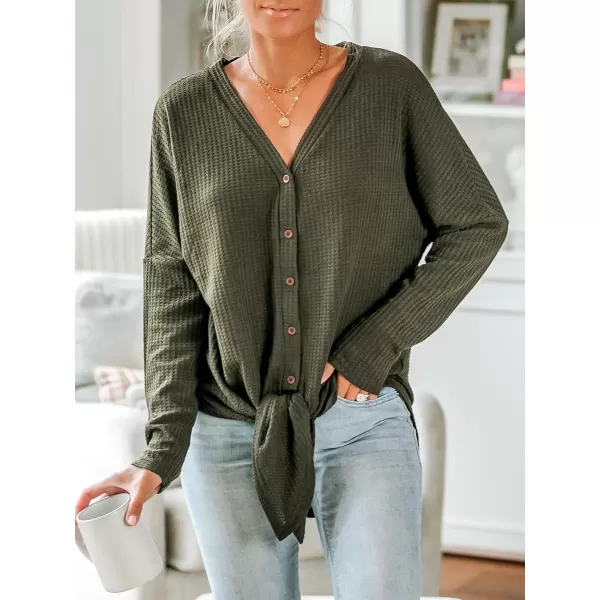 imageCUPSHE Women Emerald Knotted TieFront Tee Long Sleeve Tops V Neck ShirtsGreen