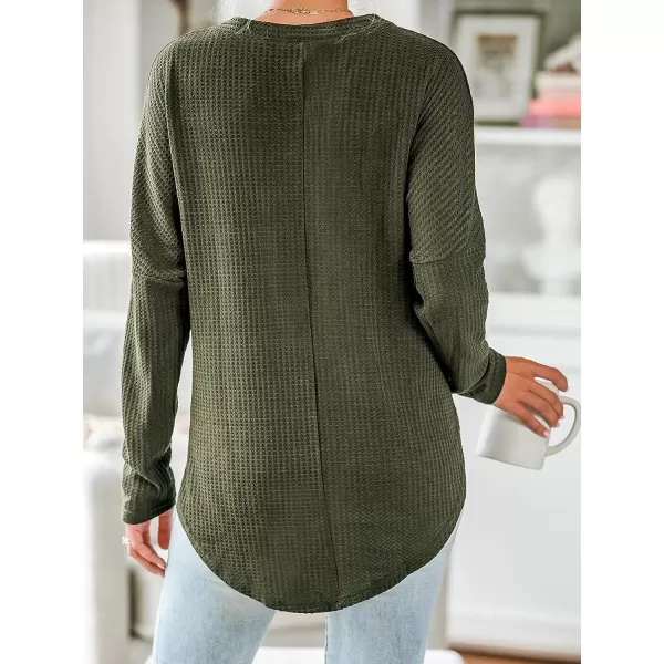 imageCUPSHE Women Emerald Knotted TieFront Tee Long Sleeve Tops V Neck ShirtsGreen