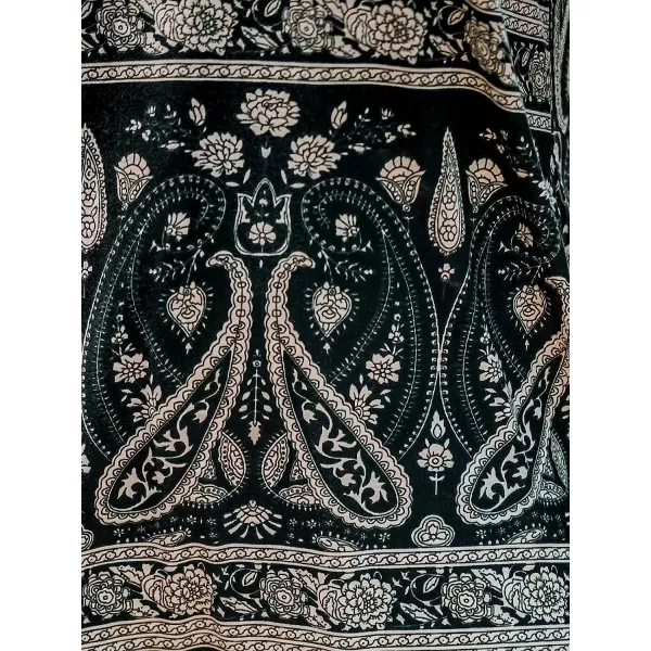 imageCUPSHE Women Floral Paisley Print VNeck Cami Sleeveless Tank Top Straps Tee CasualBlack