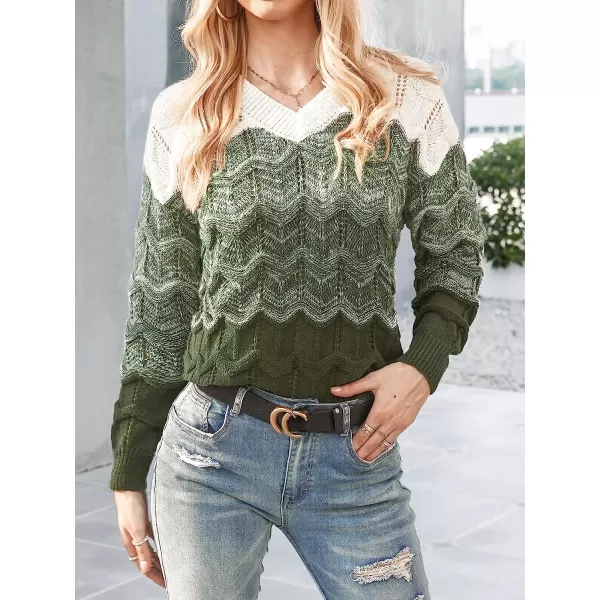 imageCUPSHE Womens Casual V Neck Knit Sweater Color Block Fall Winter Pullover with Ribbed TrimGreen