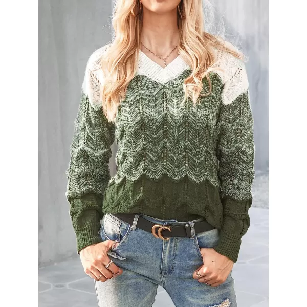imageCUPSHE Womens Casual V Neck Knit Sweater Color Block Fall Winter Pullover with Ribbed TrimGreen