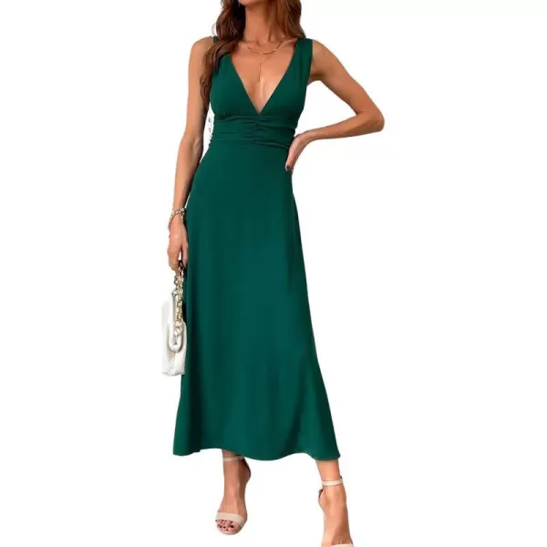 imageCUPSHE Womens V Neck Emerald Green Maxi Dress Sleeveless Ruching A Line Dress for Party Bodycon DressGreen