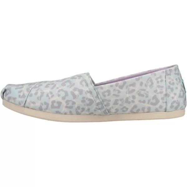 Misty Blue Giraffe Leopard