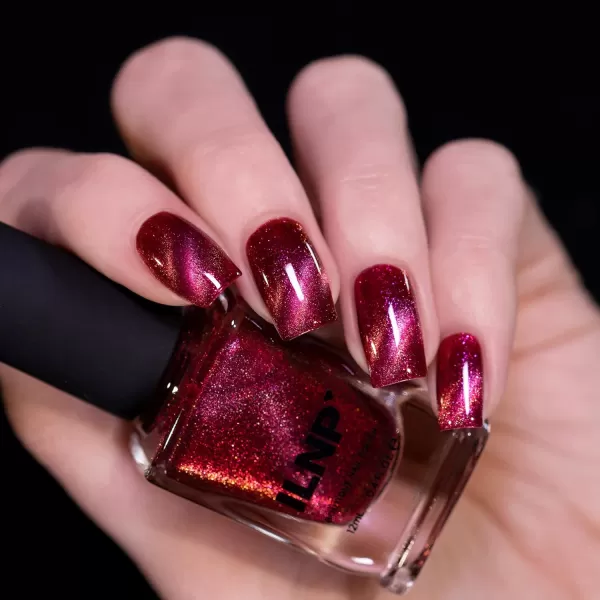 ILNP Be Mine  Rich Crimson Red Magnetic Nail PolishILNP Be Mine  Rich Crimson Red Magnetic Nail Polish