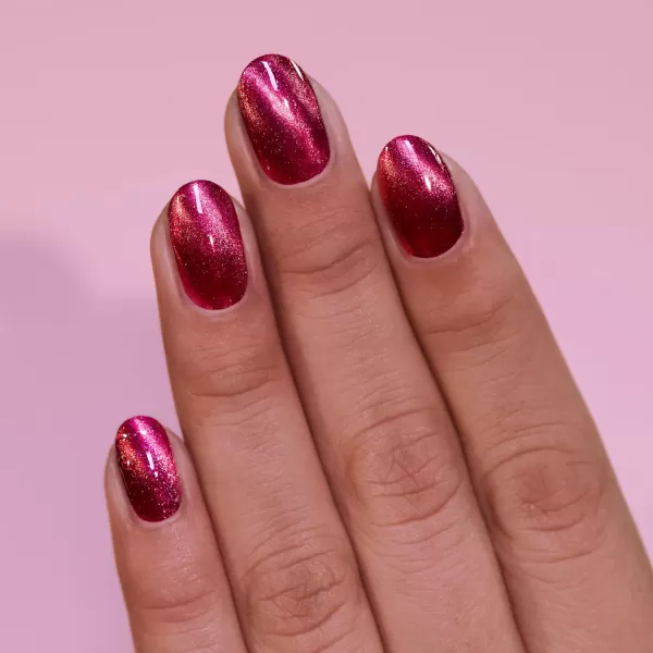 ILNP Be Mine  Rich Crimson Red Magnetic Nail PolishILNP Be Mine  Rich Crimson Red Magnetic Nail Polish