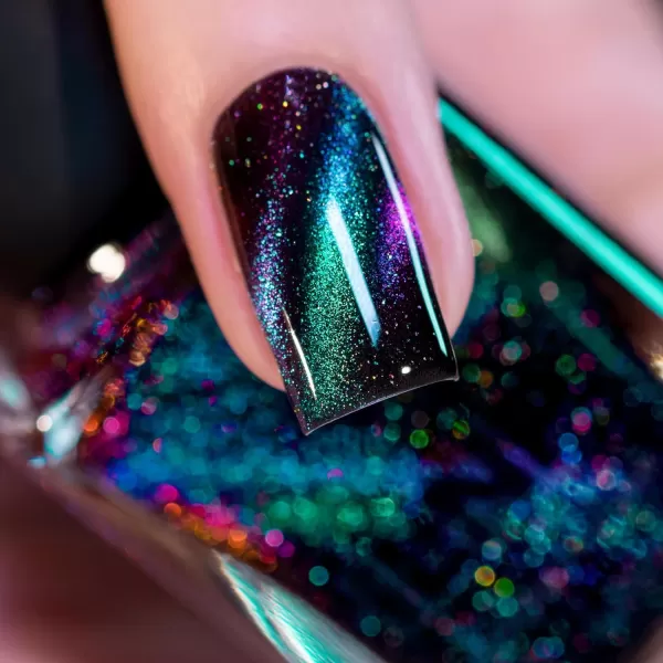 ILNP Deep Space  Teal to Purple Magnetic Holographic Nail PolishILNP Deep Space  Teal to Purple Magnetic Holographic Nail Polish