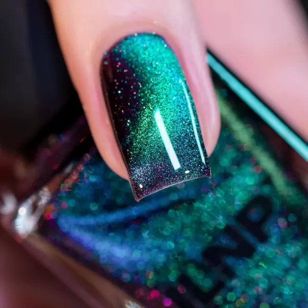 ILNP Deep Space  Teal to Purple Magnetic Holographic Nail PolishILNP Deep Space  Teal to Purple Magnetic Holographic Nail Polish