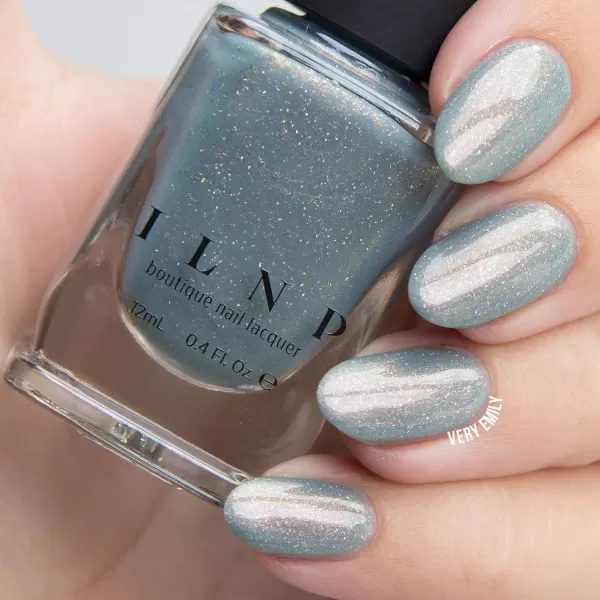 ILNP Clever Girl  Bluish Grey Holographic Nail PolishILNP Clever Girl  Bluish Grey Holographic Nail Polish