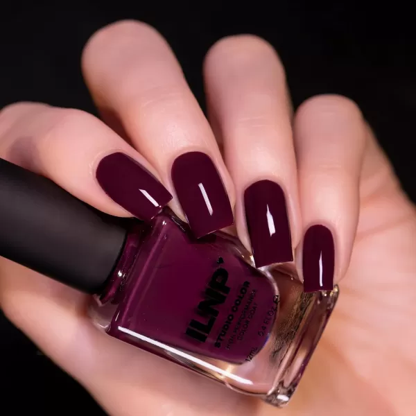 ILNP Currant  Blackened Currant Purple Studio Color Nail PolishILNP Currant  Blackened Currant Purple Studio Color Nail Polish