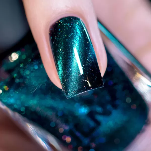 imageILNP VIP  BlackBased Teal Magnetic Holographic Nail Polish