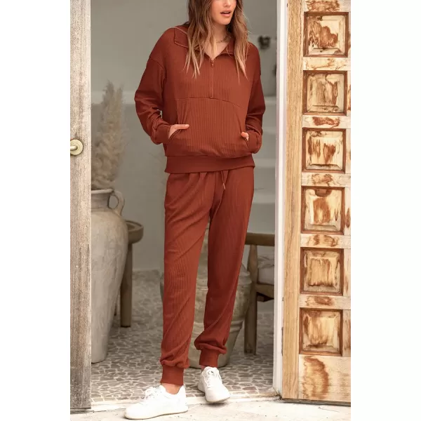 imagePRETTYGARDEN Womens 2 Piece Sweatsuits Set Long Sleeve Half Zip Pullover Sweatshirt Joggers Sweatpants Fall Outfits TracksuitBrick Red