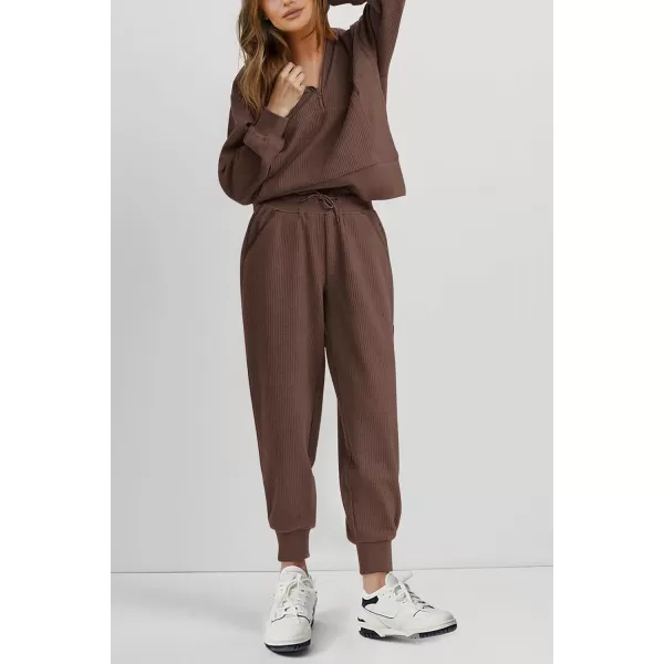 imagePRETTYGARDEN Womens 2 Piece Sweatsuits Set Long Sleeve Half Zip Pullover Sweatshirt Joggers Sweatpants Fall Outfits TracksuitCoffee
