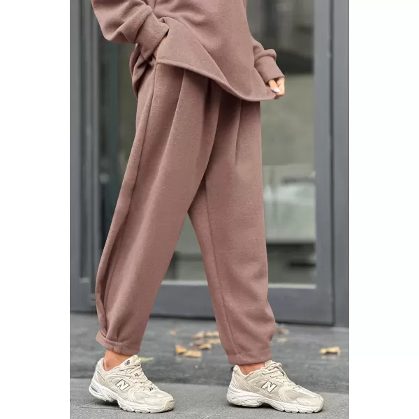 imagePRETTYGARDEN Womens 2023 Fall Two Piece Outfits Long Sleeve Tracksuit Set Turtleneck Pullover Tops Casual Pants SweatsuitsLight Brown