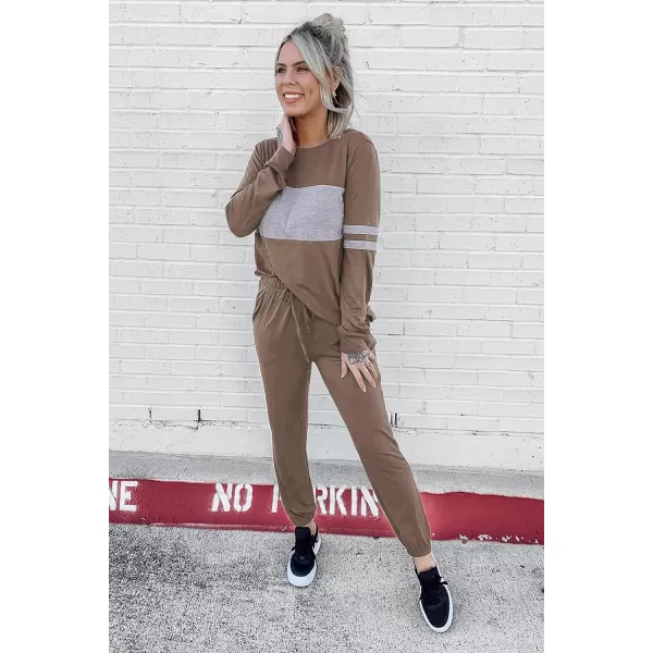 imagePRETTYGARDEN Womens Color Block 2 Piece Tracksuit Crewneck Long Sleeve Tops Long Sweatpants Outfits Lounge SetsDark Khaki