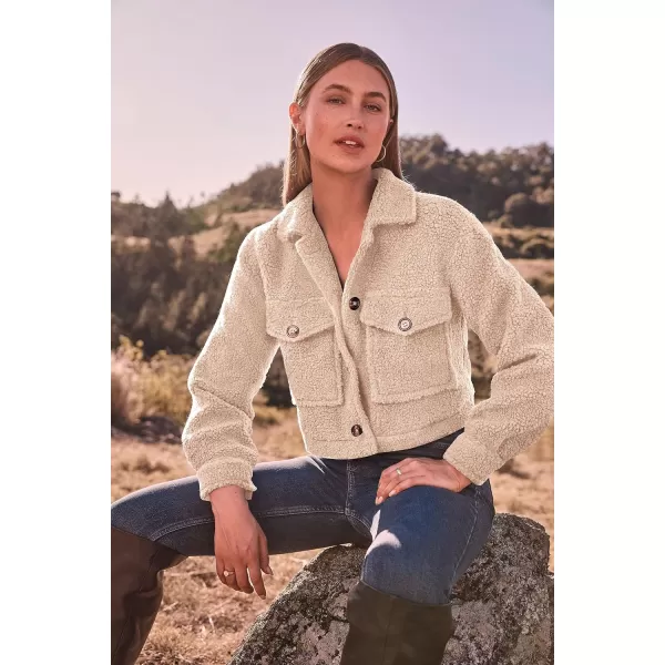 imagePRETTYGARDEN Womens Fall Clothes Sherpa Shacket Jacket Fuzzy Fleece Lapel Button Down Cropped Coat OuterwearBeige