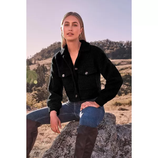 imagePRETTYGARDEN Womens Fall Clothes Sherpa Shacket Jacket Fuzzy Fleece Lapel Button Down Cropped Coat OuterwearBlack