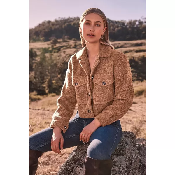 imagePRETTYGARDEN Womens Fall Clothes Sherpa Shacket Jacket Fuzzy Fleece Lapel Button Down Cropped Coat OuterwearCamel