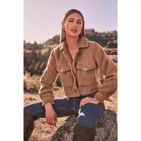 imagePRETTYGARDEN Womens Fall Clothes Sherpa Shacket Jacket Fuzzy Fleece Lapel Button Down Cropped Coat OuterwearCamel