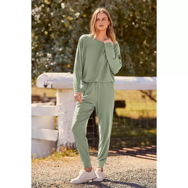 imagePRETTYGARDEN Womens Fashion Outfits 2 Piece Sweatsuit Solid Color Long Sleeve Pullover Long PantsBean Green