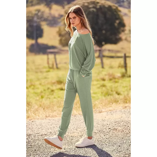 imagePRETTYGARDEN Womens Fashion Outfits 2 Piece Sweatsuit Solid Color Long Sleeve Pullover Long PantsBean Green