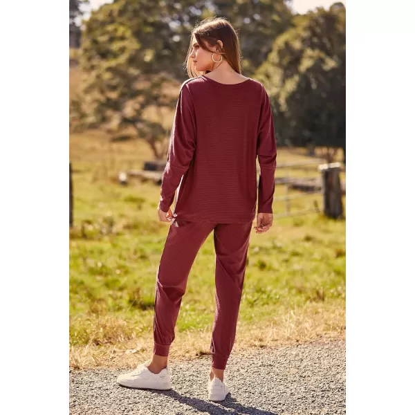 imagePRETTYGARDEN Womens Fashion Outfits 2 Piece Sweatsuit Solid Color Long Sleeve Pullover Long PantsBrown Red