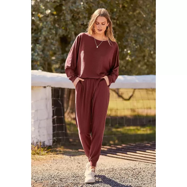 imagePRETTYGARDEN Womens Fashion Outfits 2 Piece Sweatsuit Solid Color Long Sleeve Pullover Long PantsBrown Red