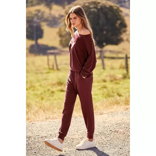 imagePRETTYGARDEN Womens Fashion Outfits 2 Piece Sweatsuit Solid Color Long Sleeve Pullover Long PantsBrown Red