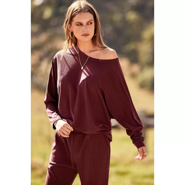 imagePRETTYGARDEN Womens Fashion Outfits 2 Piece Sweatsuit Solid Color Long Sleeve Pullover Long PantsBrown Red