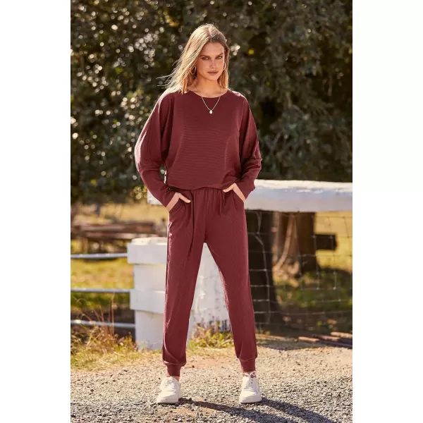 imagePRETTYGARDEN Womens Fashion Outfits 2 Piece Sweatsuit Solid Color Long Sleeve Pullover Long PantsBrown Red