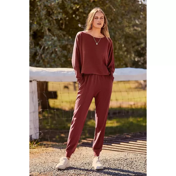 imagePRETTYGARDEN Womens Fashion Outfits 2 Piece Sweatsuit Solid Color Long Sleeve Pullover Long PantsBrown Red