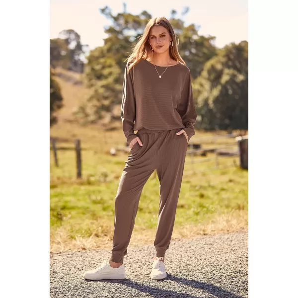 imagePRETTYGARDEN Womens Fashion Outfits 2 Piece Sweatsuit Solid Color Long Sleeve Pullover Long PantsCoffee