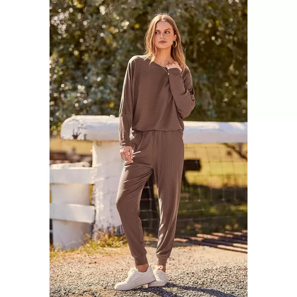 imagePRETTYGARDEN Womens Fashion Outfits 2 Piece Sweatsuit Solid Color Long Sleeve Pullover Long PantsCoffee