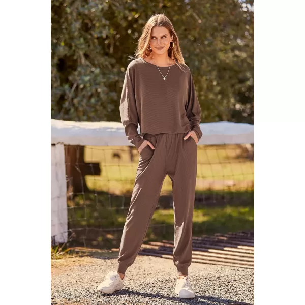 imagePRETTYGARDEN Womens Fashion Outfits 2 Piece Sweatsuit Solid Color Long Sleeve Pullover Long PantsCoffee