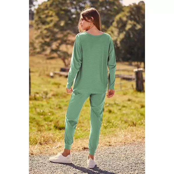 imagePRETTYGARDEN Womens Fashion Outfits 2 Piece Sweatsuit Solid Color Long Sleeve Pullover Long PantsLight Green