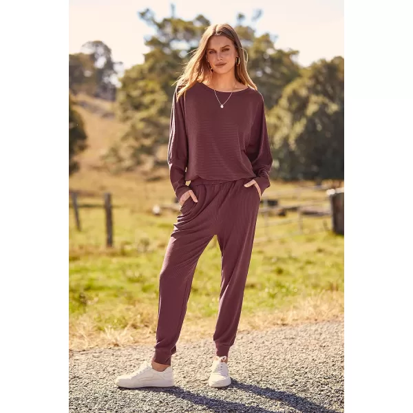 imagePRETTYGARDEN Womens Fashion Outfits 2 Piece Sweatsuit Solid Color Long Sleeve Pullover Long PantsWine Red