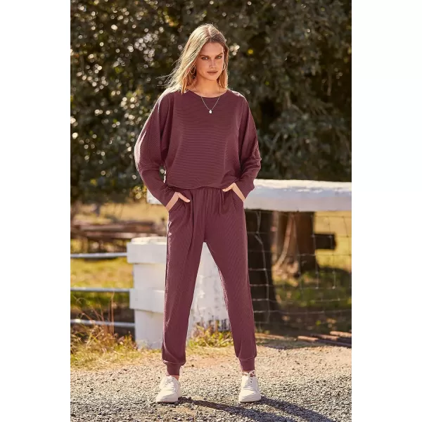 imagePRETTYGARDEN Womens Fashion Outfits 2 Piece Sweatsuit Solid Color Long Sleeve Pullover Long PantsWine Red