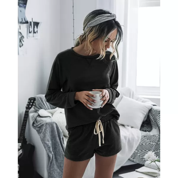imagePRETTYGARDEN Womens Tie Dye Printed Pajamas Set Long Sleeve Tops With Shorts Lounge Set Casual TwoPiece SleepwearSolidblack