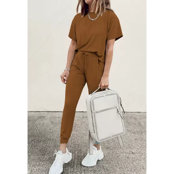 imagePRETTYGARDEN Womens Two Piece Outfit Short Sleeve Pullover with Drawstring Long Pants Tracksuit Jogger SetDark Brown