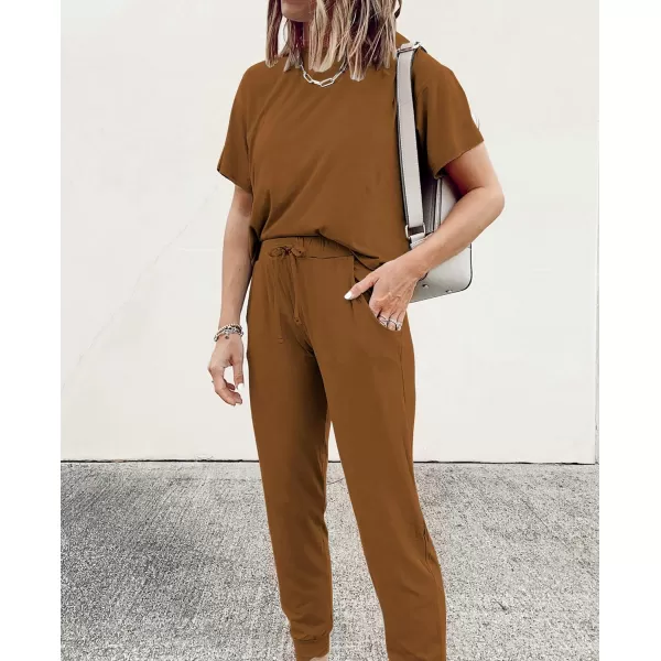 imagePRETTYGARDEN Womens Two Piece Outfit Short Sleeve Pullover with Drawstring Long Pants Tracksuit Jogger SetDark Brown