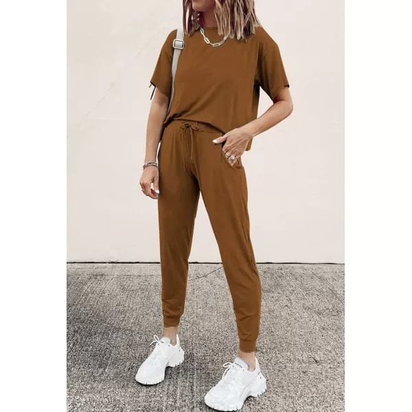 imagePRETTYGARDEN Womens Two Piece Outfit Short Sleeve Pullover with Drawstring Long Pants Tracksuit Jogger SetDark Brown