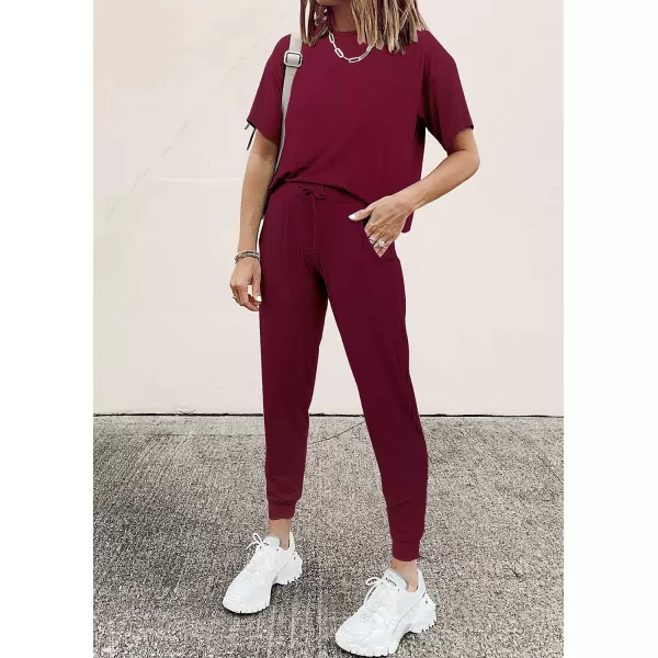 imagePRETTYGARDEN Womens Two Piece Outfit Short Sleeve Pullover with Drawstring Long Pants Tracksuit Jogger SetWine Red