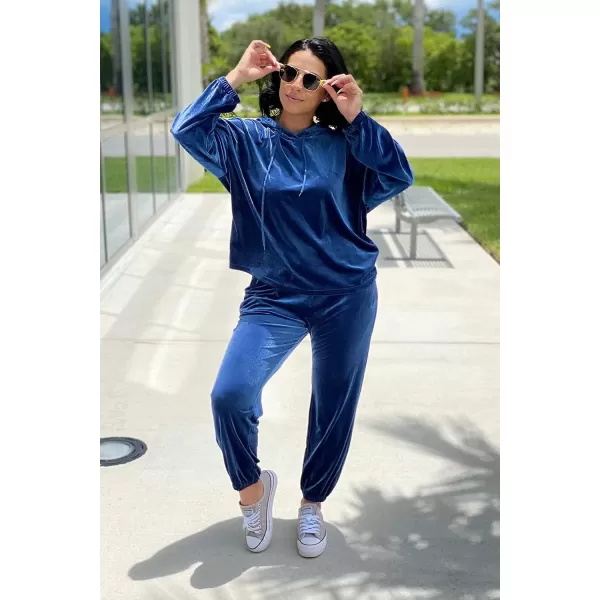 imagePRETTYGARDEN Womens Velour Tracksuits Set Hooded Pullover Sweatpants Long Sleeve 2 Piece Joggers OutfitsBlue